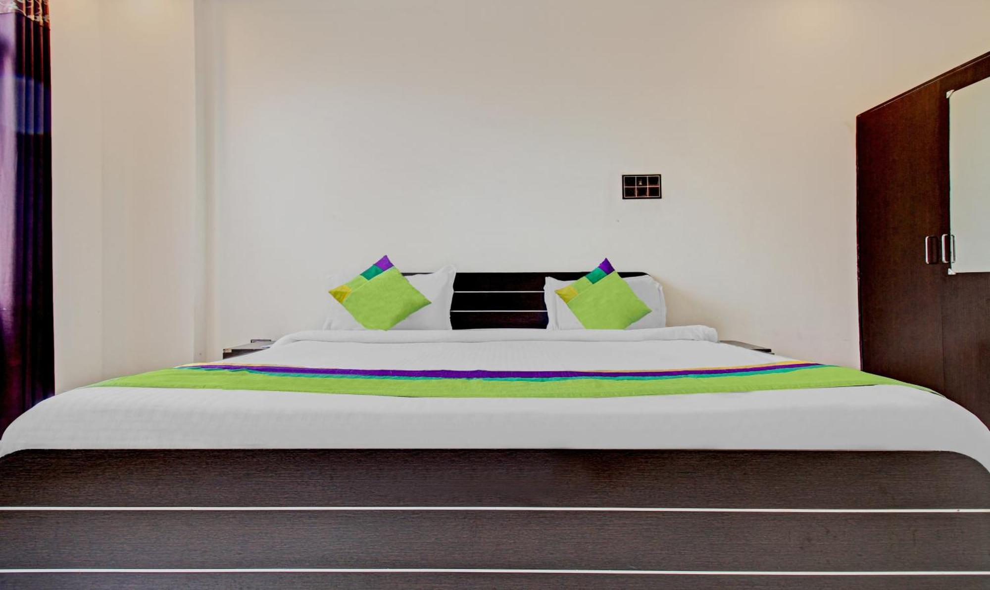 Treebo Silver Grand New Agreement Лакхнау Экстерьер фото
