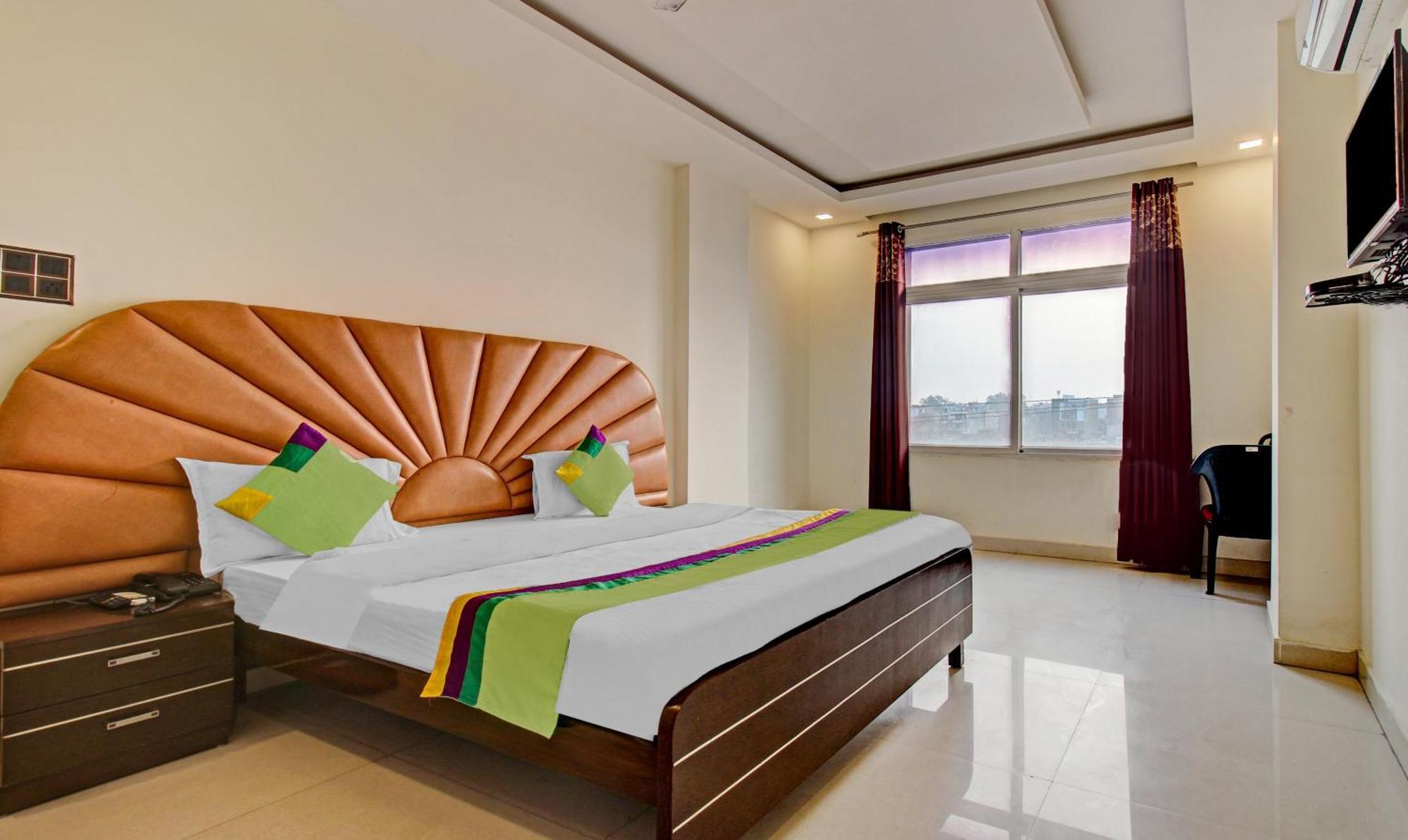 Treebo Silver Grand New Agreement Лакхнау Экстерьер фото