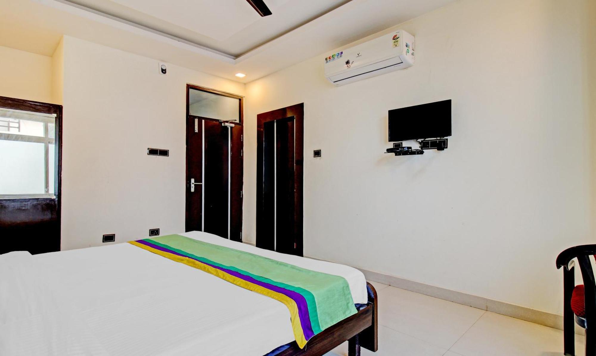 Treebo Silver Grand New Agreement Лакхнау Экстерьер фото