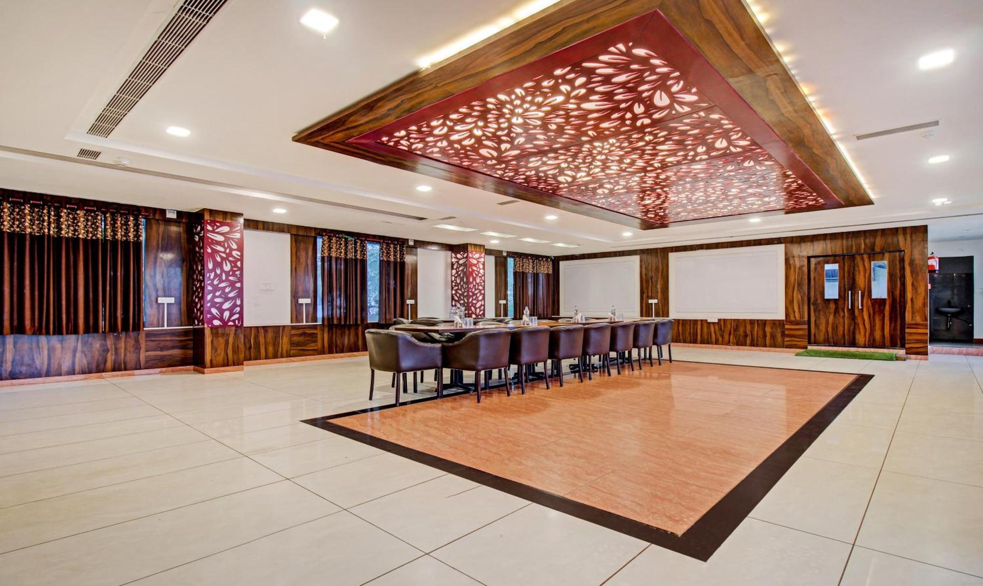 Treebo Silver Grand New Agreement Лакхнау Экстерьер фото