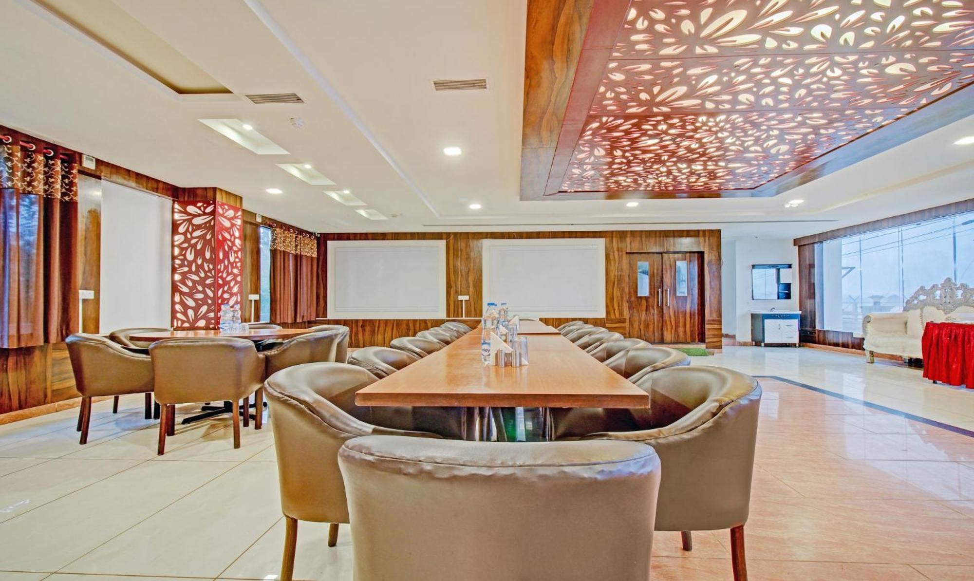 Treebo Silver Grand New Agreement Лакхнау Экстерьер фото