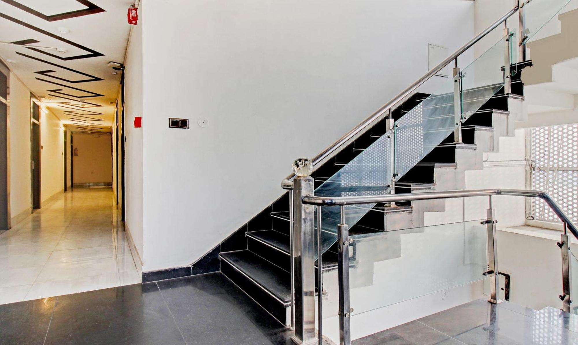 Treebo Silver Grand New Agreement Лакхнау Экстерьер фото