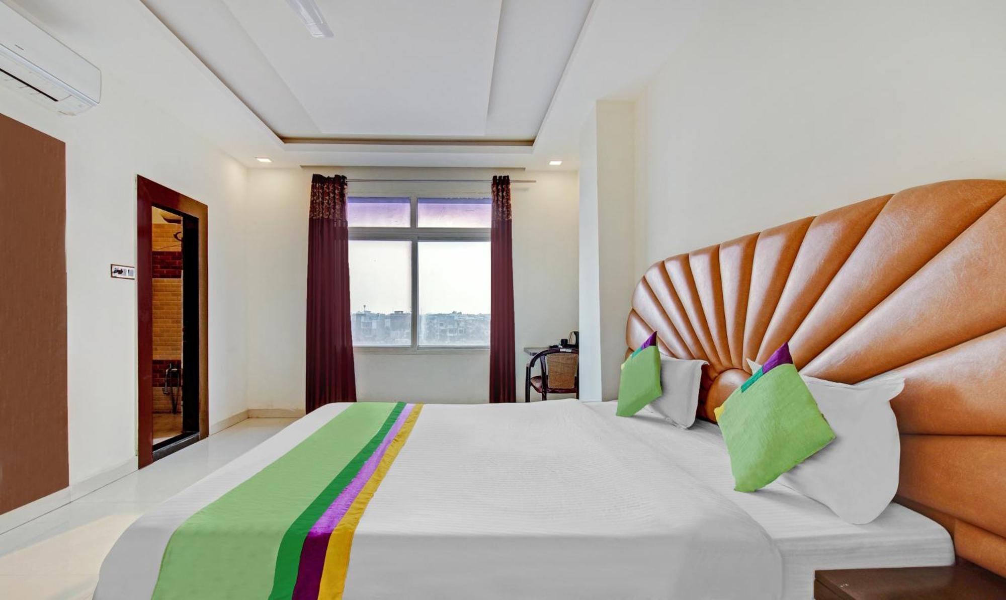 Treebo Silver Grand New Agreement Лакхнау Экстерьер фото